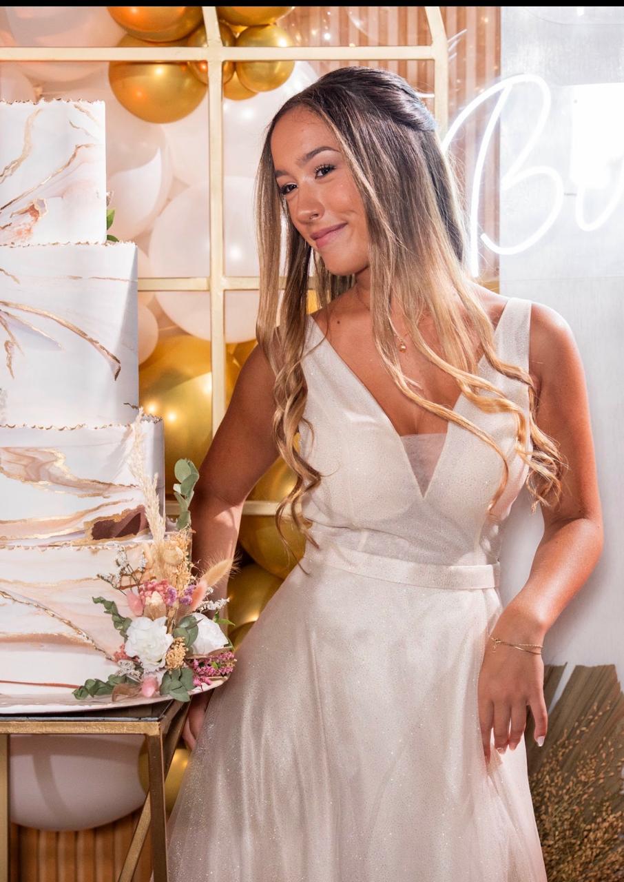 Peinado para evento con ondas y balayage en Rosario